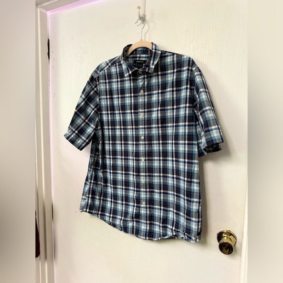 Claiborne Blue and White Casual Button Down Shirt - Picture 2 of 4